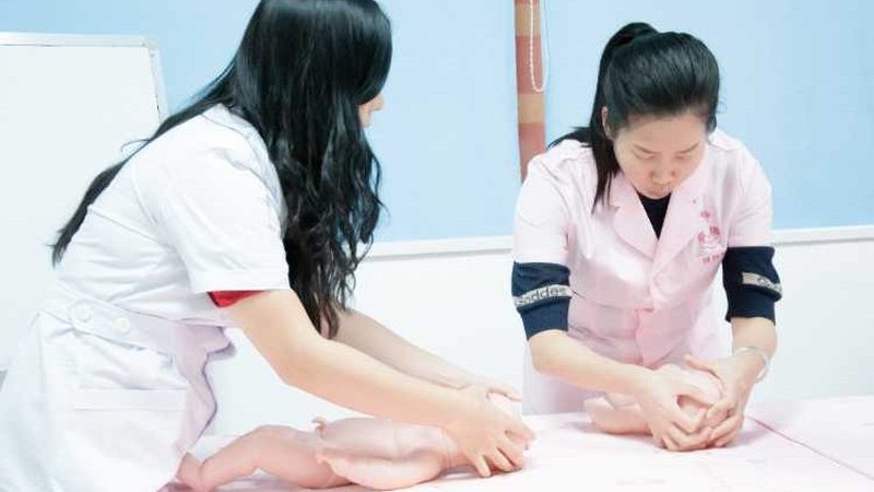 住家月嫂的薪资并非一成不变，它由以下几个部分构成：