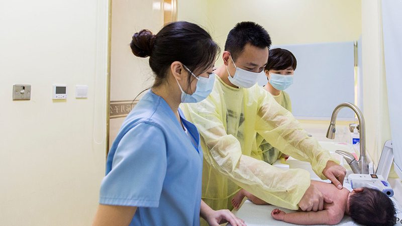 育儿嫂中介费与阿姨工资比例揭秘：合理搭配，共筑育儿良伴